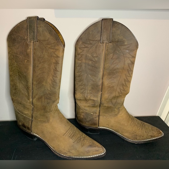 Women’s Justin Boots, Brown Suede, 8 1/2 R, Preloved in great condition. - Picture 2 of 5